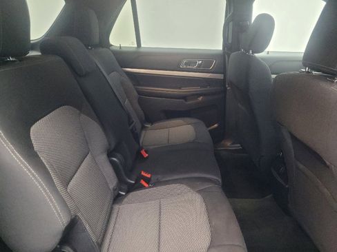 Used 2018 Ford Explorer XLT w/ Equipment Group 201A AWD/4WD image 19