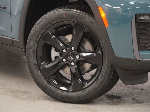 New 2026 Jeep Grand Cherokee Limited w/ Limited Altitude Package image 3