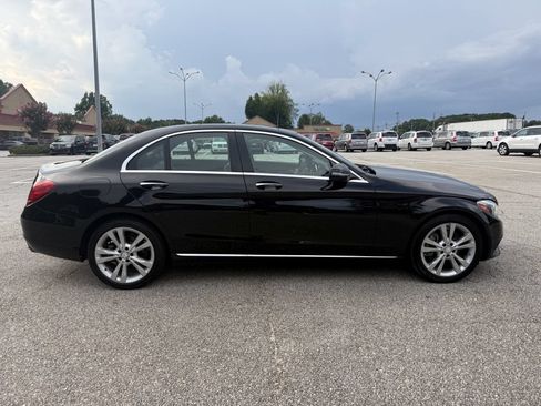 Used 2017 Mercedes-Benz C 300 4MATIC Sedan image 5