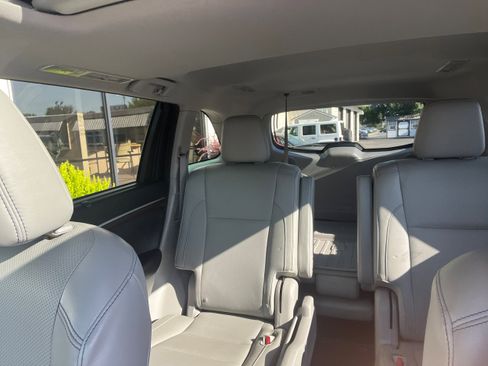 Used 2015 Toyota Highlander Limited image 16