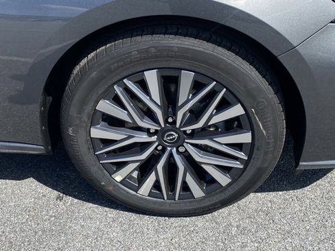 New 2025 Nissan Altima 2.5 SV image 11