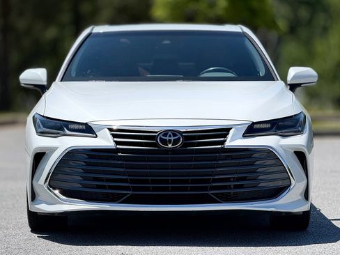 Used 2020 Toyota Avalon Limited w/ Advanced Safety Package FWD image 3