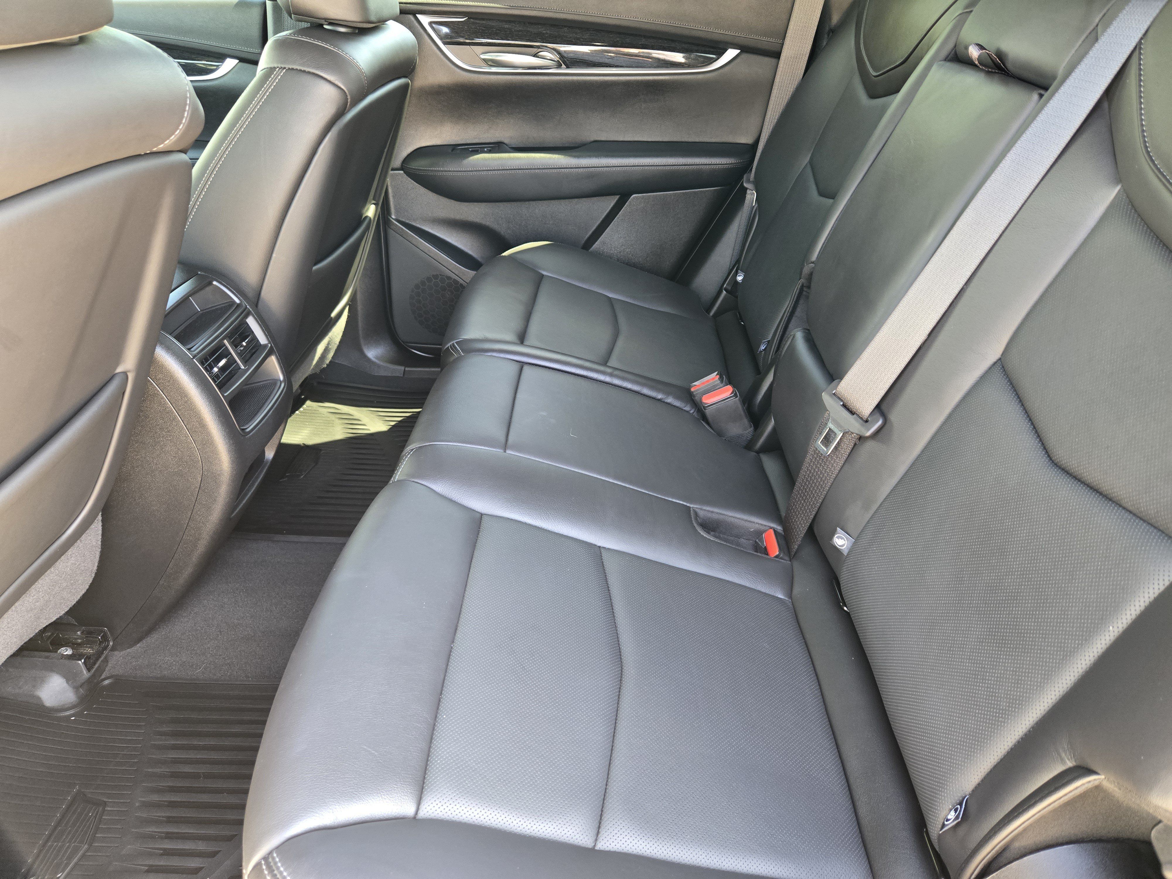 Used 2020 Cadillac XT5 Premium Luxury FWD image 37