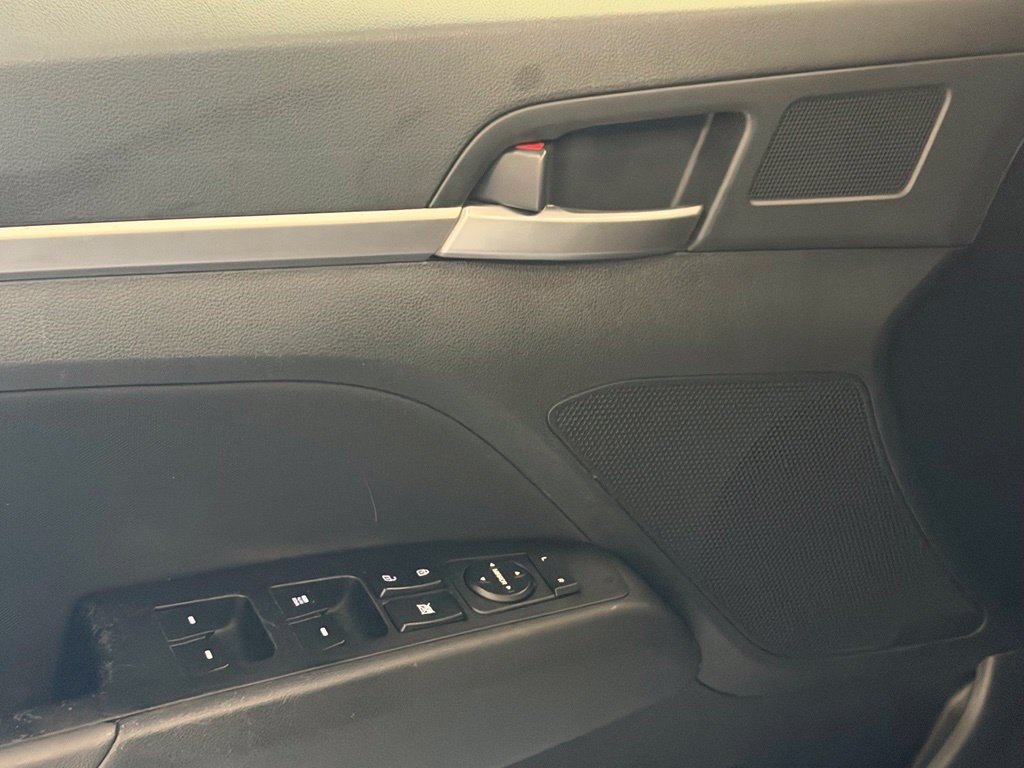 Used 2019 Hyundai Elantra SEL w/ Cargo Package FWD image 13