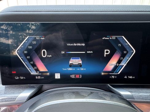 Used 2023 BMW i7 xDrive60 w/ Executive Package 2 AWD/4WD image 21