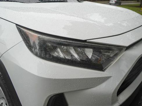 Used 2019 Toyota RAV4 LE image 15