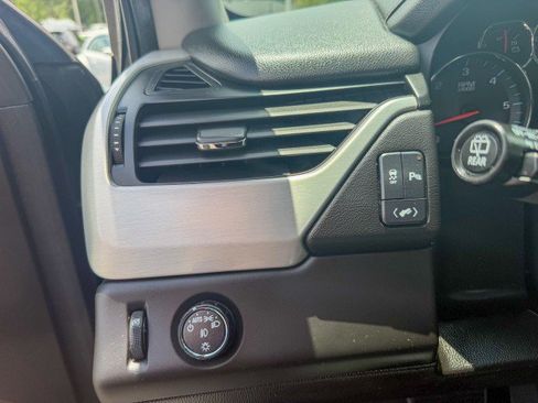 Used 2017 GMC Yukon SLE w/ SLE Value Package RWD image 15