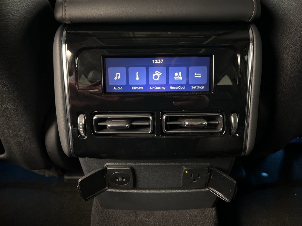 Used 2026 Lincoln Aviator Reserve AWD/4WD image 35