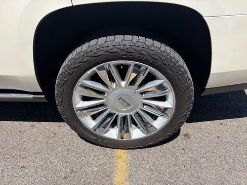 Used 2015 Cadillac Escalade Platinum AWD/4WD image 15