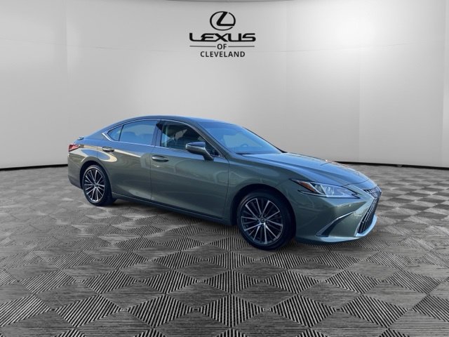 Used 2024 Lexus ES 350 w/ Premium Package FWD image 2