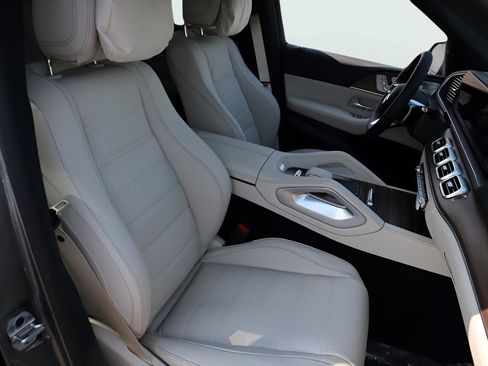 New 2026 Mercedes-Benz GLS 450 4MATIC image 10