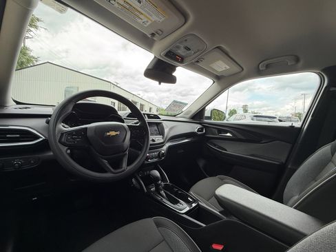 Used 2023 Chevrolet TrailBlazer LT FWD image 23