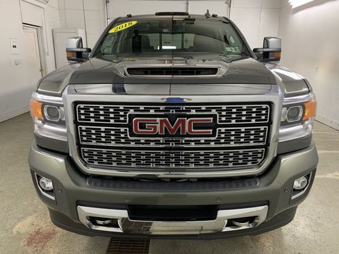 Used 2018 GMC Sierra 2500 Denali w/ Duramax Plus Package image 2