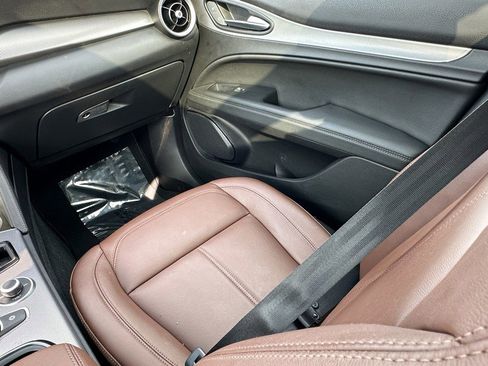 Used 2024 Alfa Romeo Stelvio Ti image 27