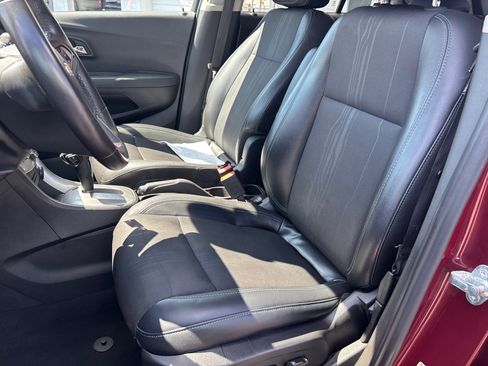 Used 2016 Chevrolet Trax LT w/ LT Convenience Package AWD/4WD image 11