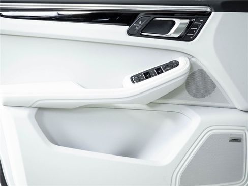 New 2026 Porsche Macan S AWD/4WD image 6