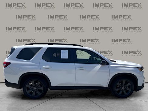 Used 2025 Honda Pilot Sport image 5