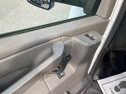 Used 2023 GMC Savana 3500 w/ Power Convenience Package image 12