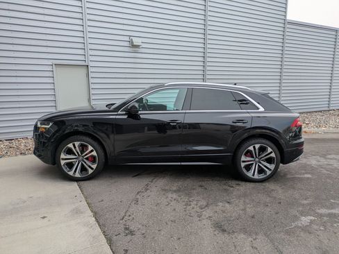 Used 2019 Audi Q8 Premium Plus w/ Premium Plus image 2