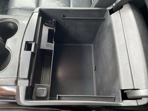 Used 2017 Chevrolet Suburban LT image 20