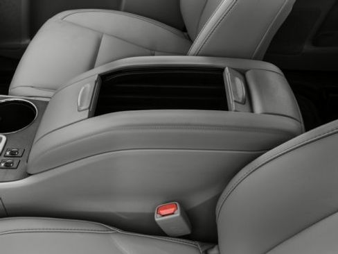 Used 2016 Toyota Highlander XLE image 15