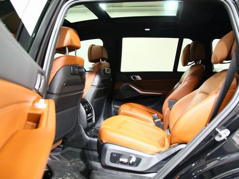 Used 2022 BMW X7 M50i w/ Executive Package image 29