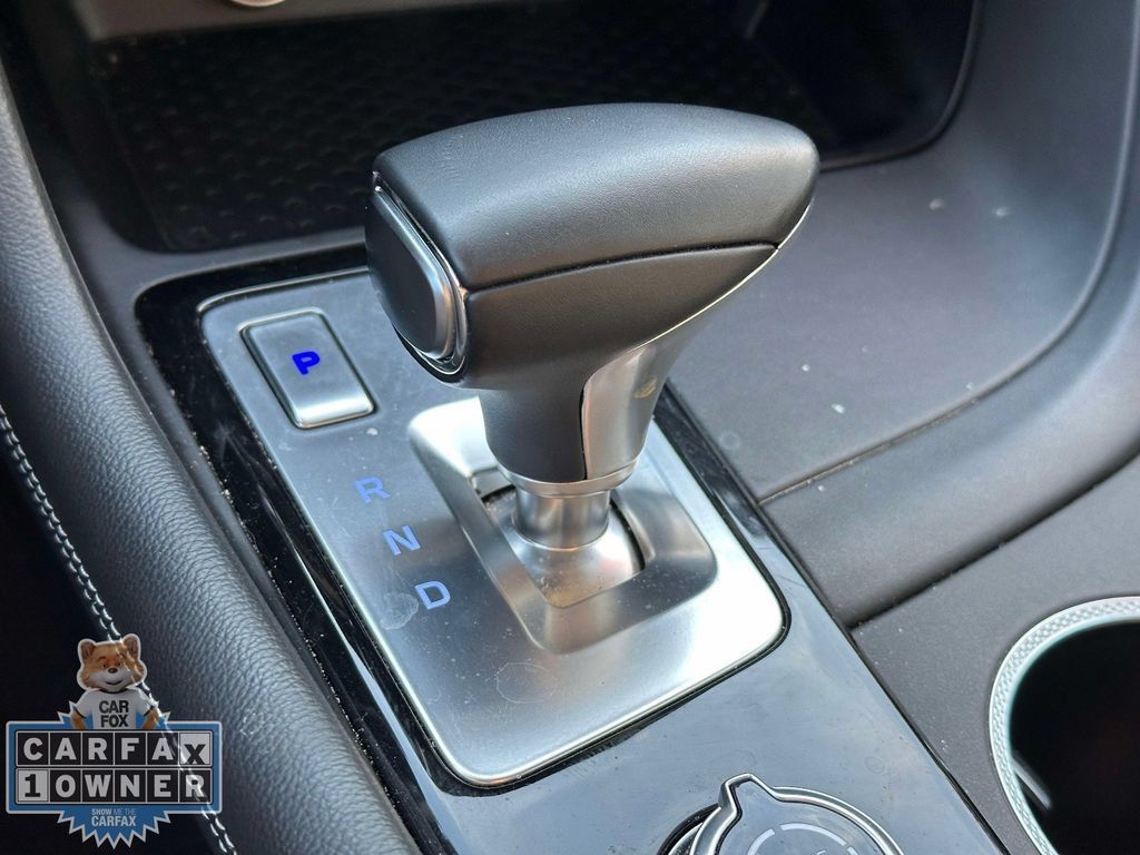 Used 2025 Genesis G70 2.5T AWD/4WD image 30