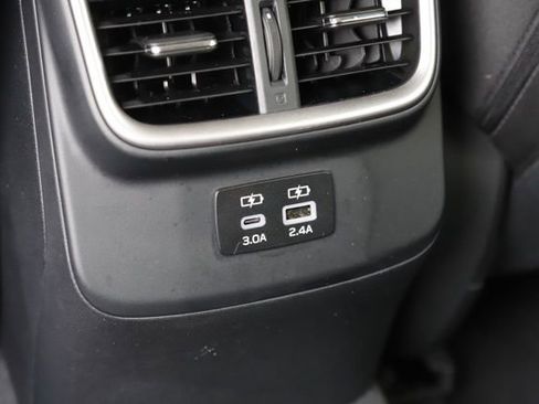 Used 2025 Subaru Outback Premium AWD/4WD image 18