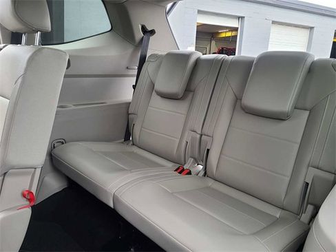 Used 2023 Volkswagen Atlas SE image 23