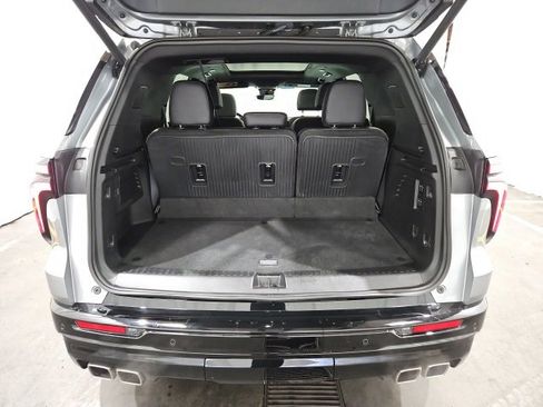 Certified 2025 Chevrolet Traverse High Country w/ LPO, Floor Liner Package image 14