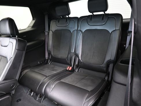 Used 2023 Jeep Grand Cherokee L Laredo image 32