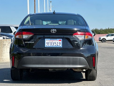 Used 2023 Toyota Corolla LE image 5