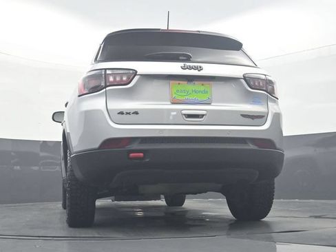 Used 2025 Jeep Compass Trailhawk AWD/4WD image 32