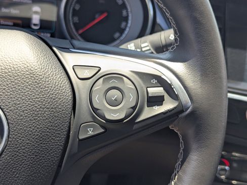 Used 2018 Buick Regal Essence image 26