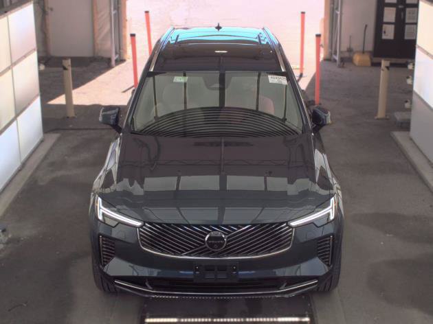 Used 2026 Volvo XC90 B6 Plus AWD/4WD image 2
