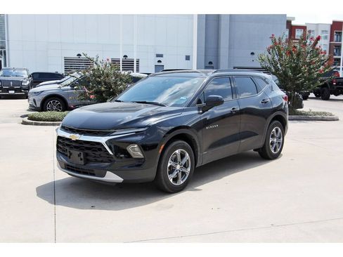 Used 2024 Chevrolet Blazer LT w/ Convenience Package FWD image 3