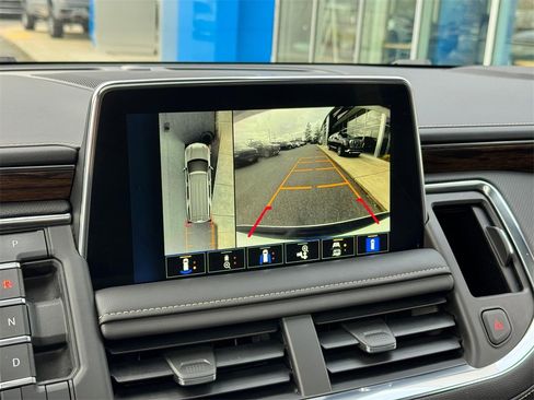 Used 2023 Chevrolet Suburban Premier image 24