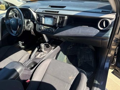 Used 2018 Toyota RAV4 XLE FWD image 18