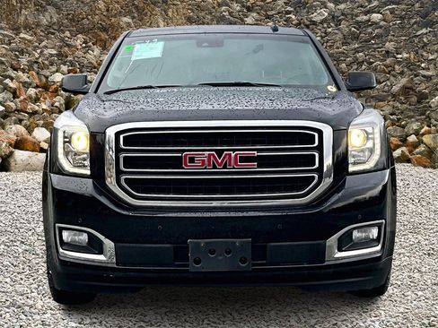 Used 2017 GMC Yukon SLT image 3