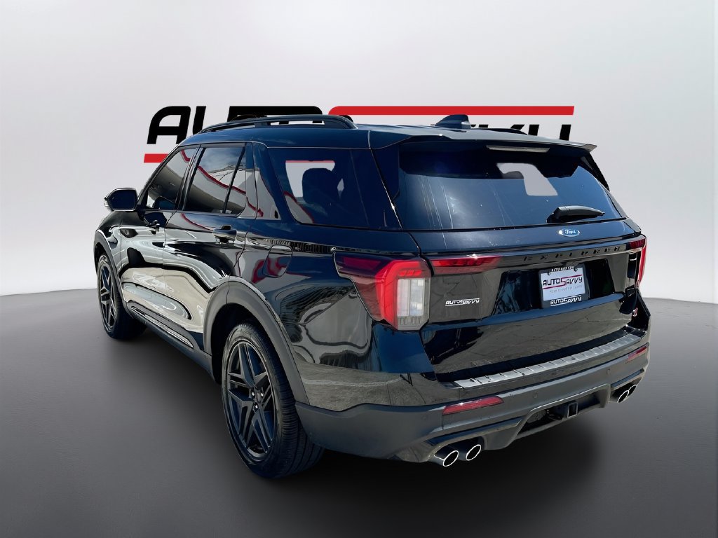 Used 2025 Ford Explorer ST AWD/4WD image 5