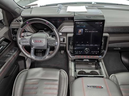 Certified 2025 GMC Yukon AT4 Ultimate AWD/4WD image 19