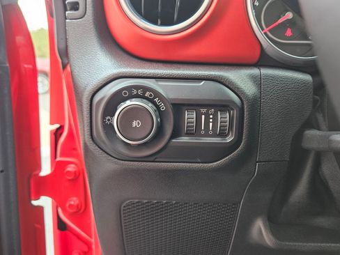 Used 2018 Jeep Wrangler Unlimited Rubicon image 20