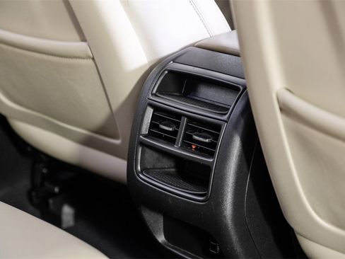 Used 2017 Cadillac XT5 FWD w/ LPO, Wheel Lock Package image 38