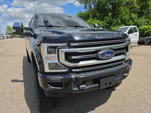 Used 2022 Ford F350 Platinum w/ FX4 Off-Road Package AWD/4WD image 4