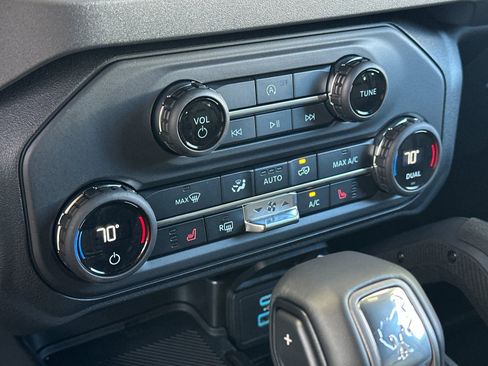 New 2025 Ford Bronco Big Bend w/ Black Diamond Package AWD/4WD image 23