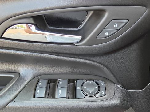 Used 2023 Chevrolet Equinox LT FWD image 14