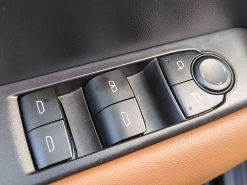 Used 2024 GMC Canyon AT4 w/ Technology Package image 11