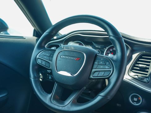 Used 2021 Dodge Challenger R/T Scat Pack w/ Driver Convenience Group RWD image 15
