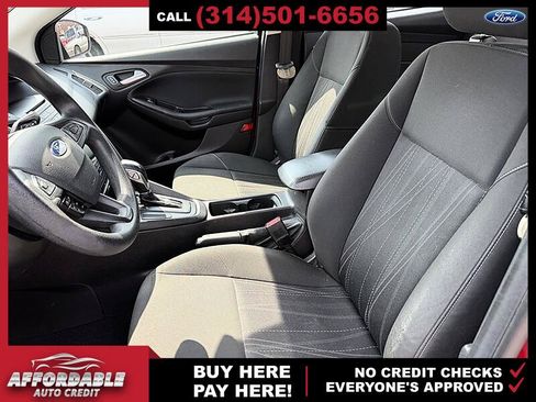 Used 2015 Ford Focus SE FWD image 10