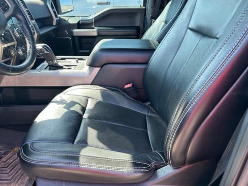 Used 2019 Ford F150 Lariat w/ Equipment Group 502A Luxury AWD/4WD image 6